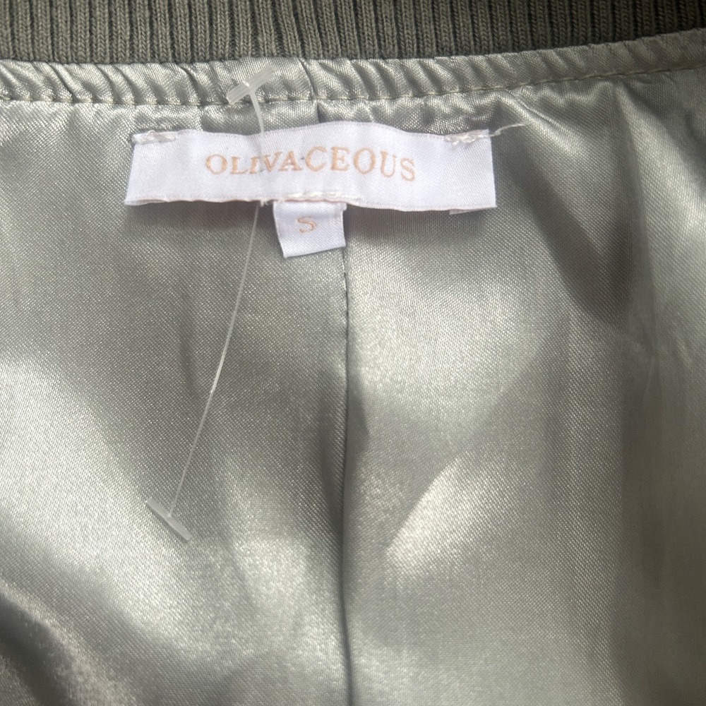NWOT OLIVACEOUS GREEN FAUX LEATHER CROPPED BOMBER - Picture 8 of 9